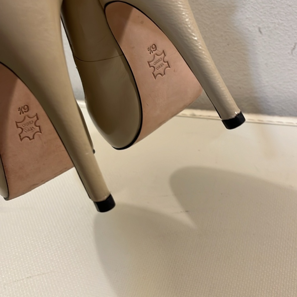 Dolce Vita Madison Cream Patent Pumps - Picture 8 of 16